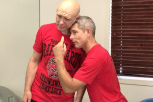 Head control in the clinch